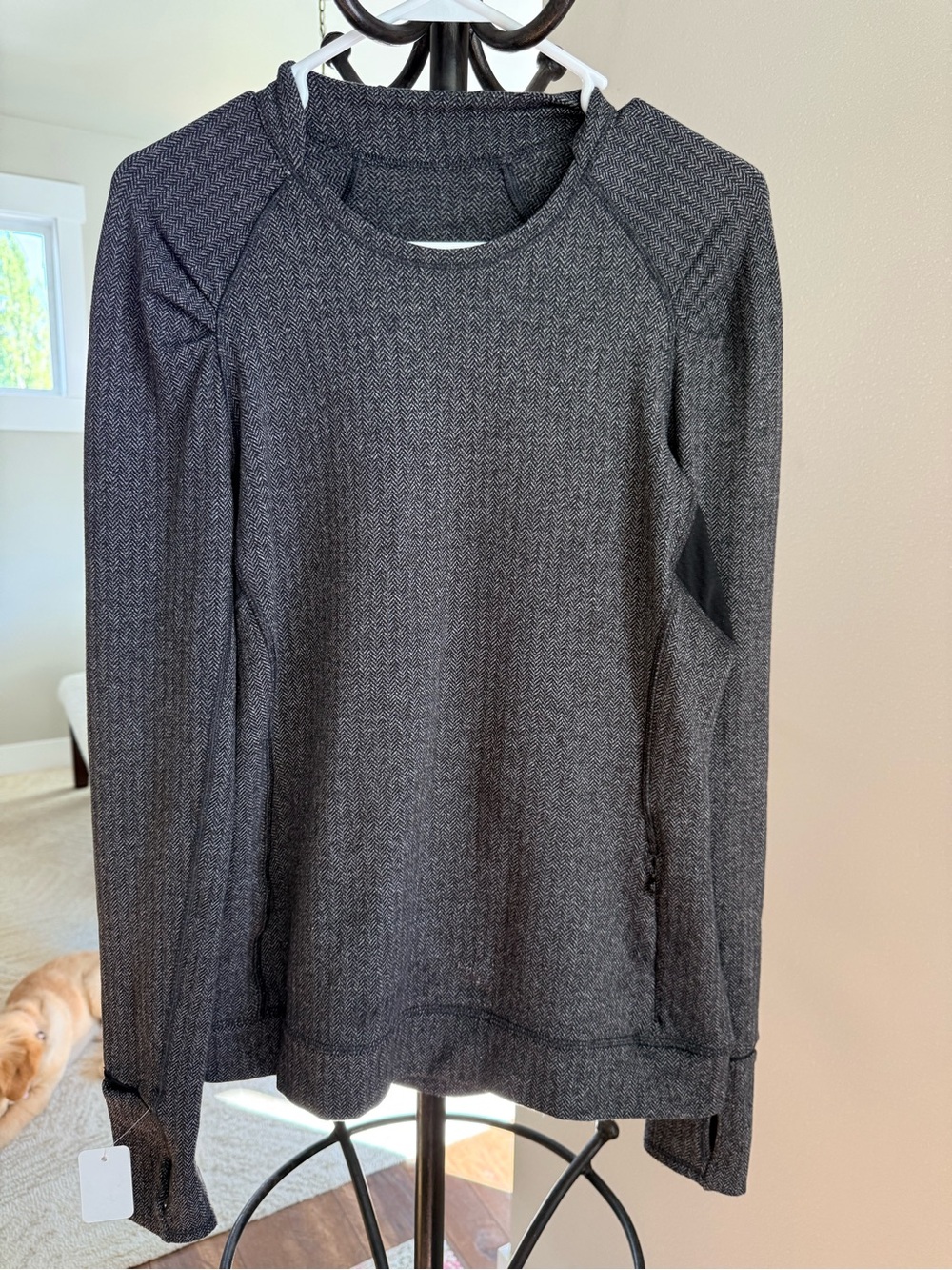 Lululemon Think Fast L/S top heathered blk/gry herringbone pattern w/thumbholes